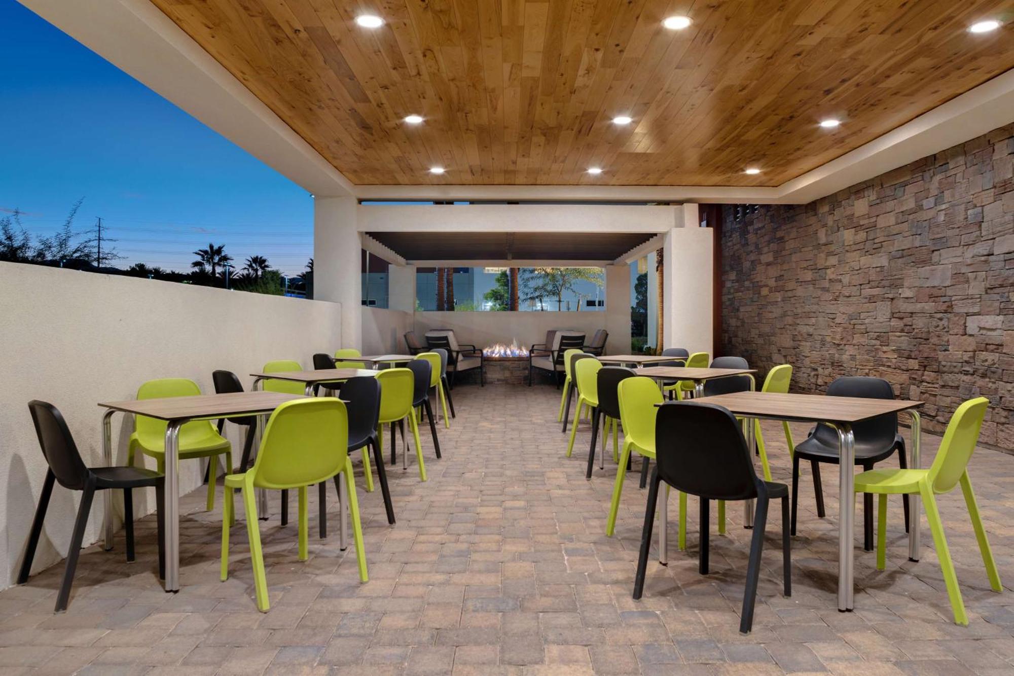Home2 Suites By Hilton Las Vegas Southwest I-215 Curve Екстер'єр фото